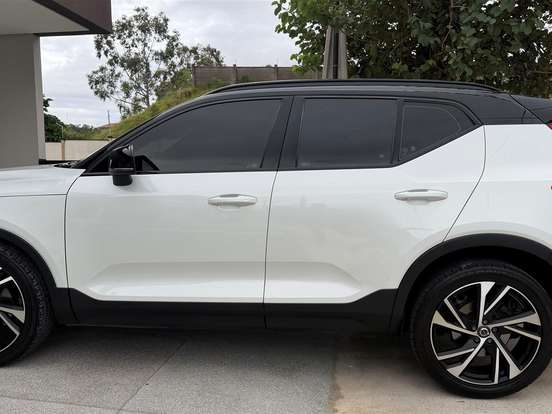 VOLVO-XC40-2.0 T5 GASOLINA R-DESIGN AWD GEARTRONIC VOLVO-XC40-2018
