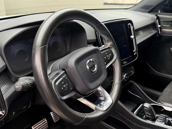 VOLVO-XC40-2.0 T5 GASOLINA R-DESIGN AWD GEARTRONIC VOLVO-XC40-2018