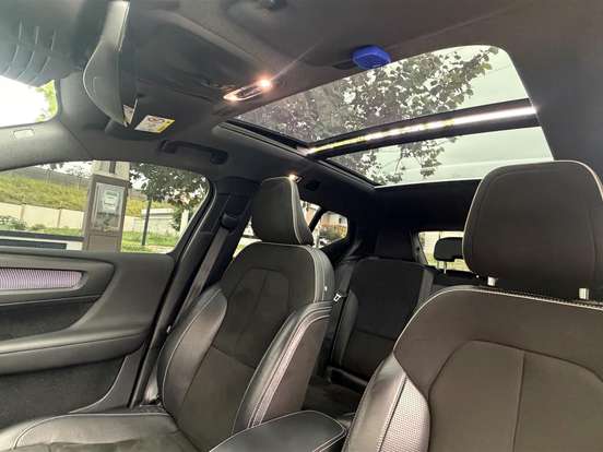 VOLVO-XC40-2.0 T5 GASOLINA R-DESIGN AWD GEARTRONIC VOLVO-XC40-2018