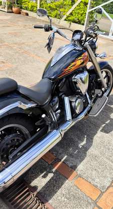 YAMAHA-XVS950A MIDNIGHT STAR-2009