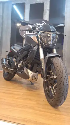 BAJAJ DOMINAR 400 