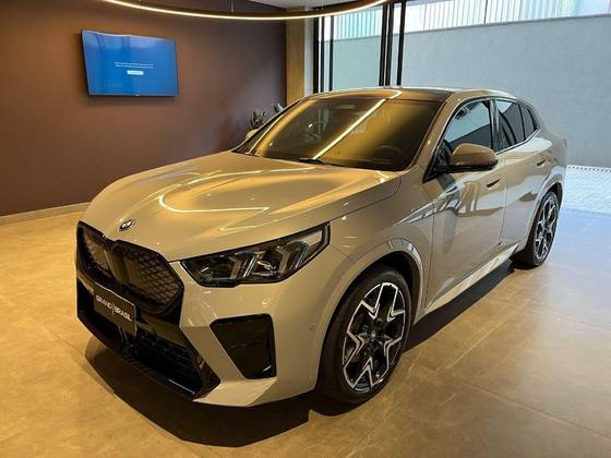BMW iX2 64,8 KW ELÉTRICO XDRIVE30 M SPORT