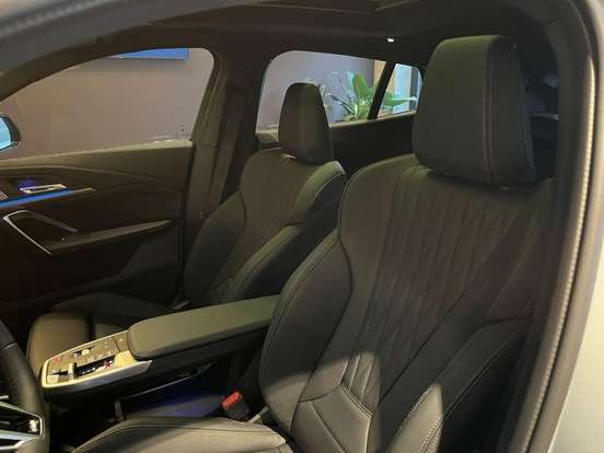 BMW-iX2-2025