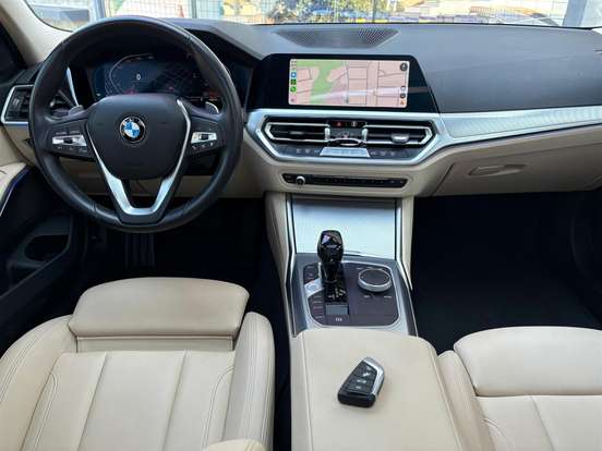 BMW-320i-2021