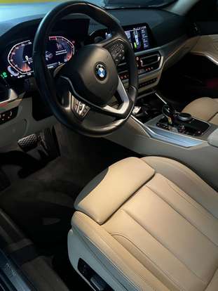 BMW-320i-2020