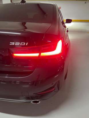 BMW-320i-2020