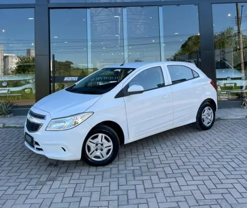 CHEVROLET ONIX 1.0 MPFI LT 8V FLEX 4P MANUAL CHEVROLET ONIX 1.0 MPFI LT 8V FLEX 4P MANUAL