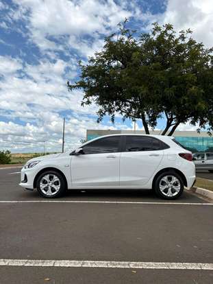CHEVROLET-ONIX-2022