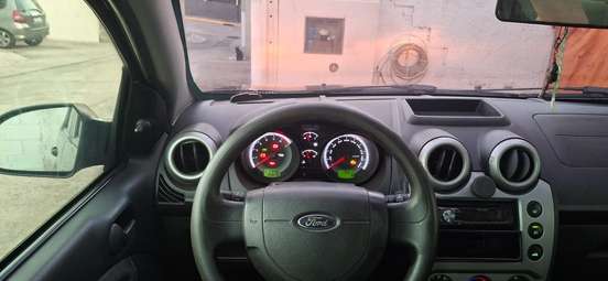 FORD-FIESTA-2014