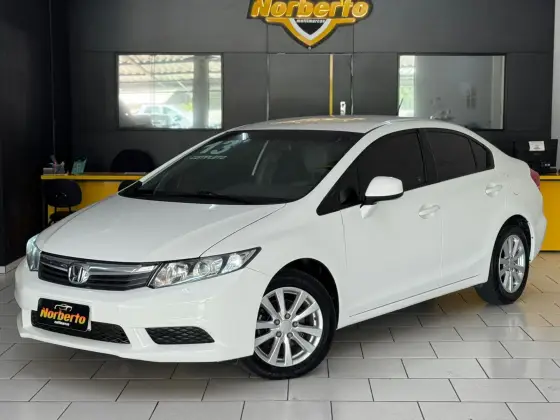 HONDA CIVIC 1.8 LXS 16V FLEX 4P AUTOMÁTICO HONDA CIVIC 1.8 LXS 16V FLEX 4P AUTOMÁTICO