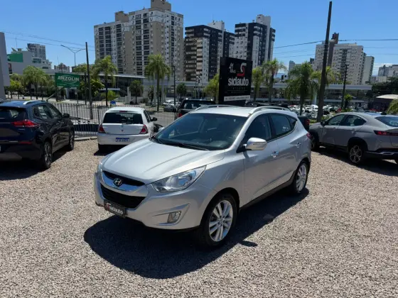HYUNDAI IX35 2.0 MPFI GLS 4X2 16V GASOLINA 4P AUTOMÁTICO HYUNDAI IX35 2.0 MPFI GLS 4X2 16V GASOLINA 4P AUTOMÁTICO