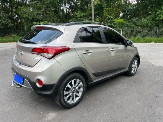 HYUNDAI-HB20X-2016