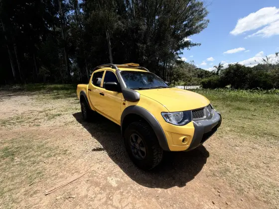 MITSUBISHI L200 SAVANA 3.2 4X4 16V TURBO INTERCOOLER DIESEL 4P MANUAL