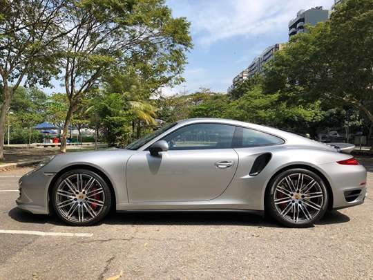PORSCHE-911-2015