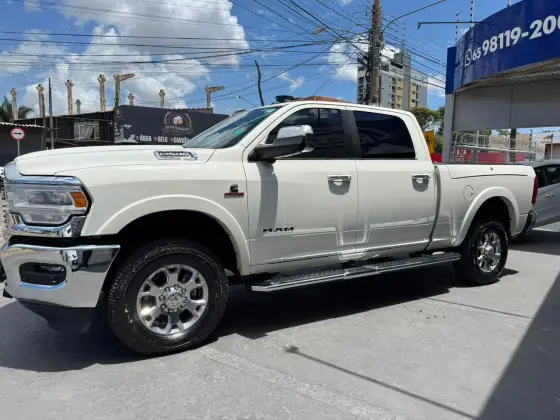 RAM 3500 6.7 I6 TURBO DIESEL LARAMIE CD 4X4 AUTOMÁTICO