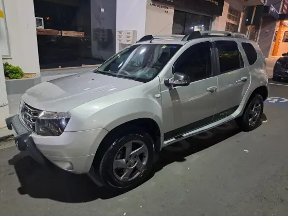 RENAULT DUSTER 2.0 DYNAMIQUE 4X2 16V FLEX 4P AUTOMÁTICO RENAULT DUSTER 2.0 DYNAMIQUE 4X2 16V FLEX 4P AUTOMÁTICO