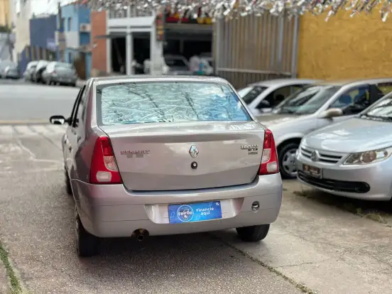 RENAULT-LOGAN-2007