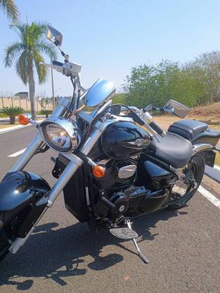 SUZUKI BOULEVARD M800 