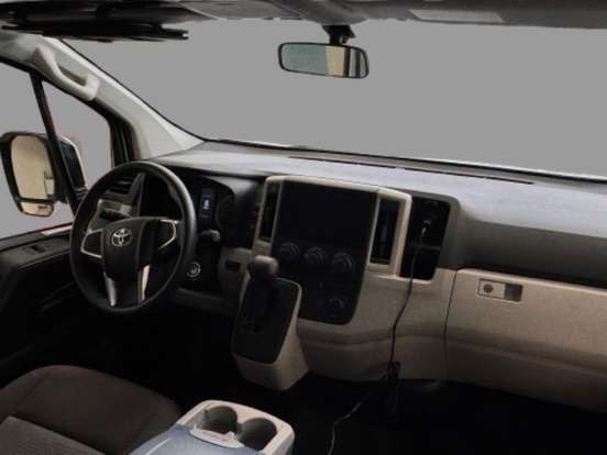 TOYOTA-HIACE-2025