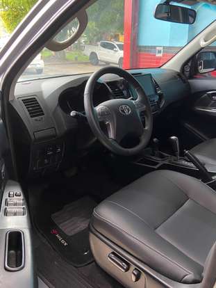 TOYOTA-HILUX-2015