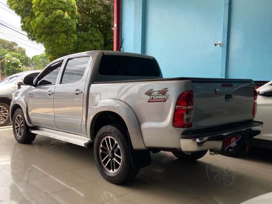 TOYOTA-HILUX-2.7 SRV 4X4 CD 16V FLEX 4P AUTOMÁTICO TOYOTA-HILUX-2015