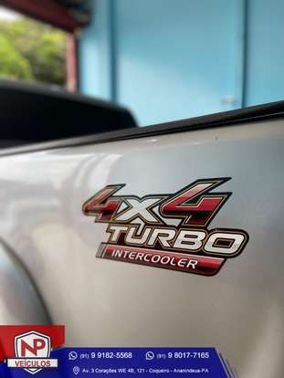 TOYOTA-HILUX-2015