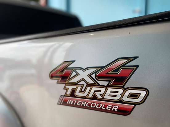 TOYOTA-HILUX-2.7 SRV 4X4 CD 16V FLEX 4P AUTOMÁTICO TOYOTA-HILUX-2015