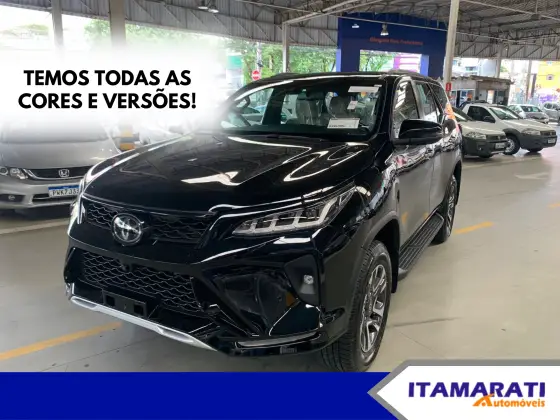 TOYOTA HILUX SW4 2.8 D-4D TURBO DIESEL DIAMOND 7L 4X4 AUTOMÁTICO