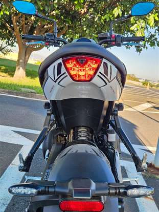 TRIUMPH-TRIDENT 660 TRIPLE TRIBUTE EDITION TRIUMPH-TRIDENT 660 TRIPLE TRIBUTE EDITION-2024