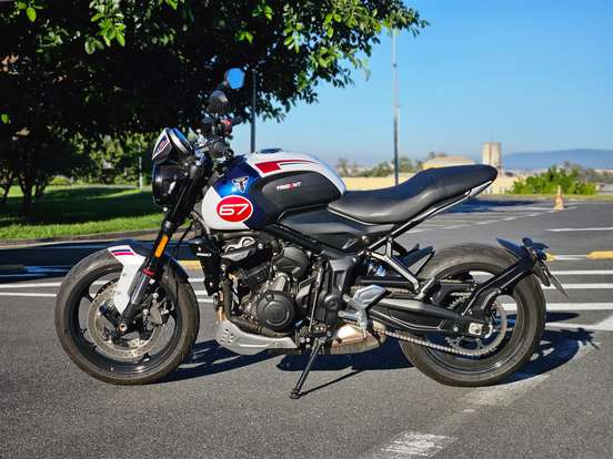 TRIUMPH-TRIDENT 660 TRIPLE TRIBUTE EDITION-2024