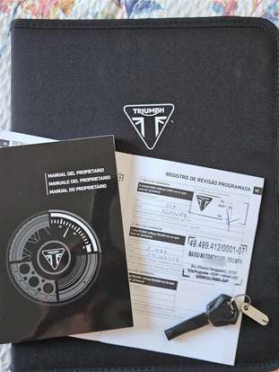TRIUMPH-TRIDENT 660 TRIPLE TRIBUTE EDITION-2024