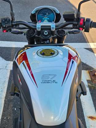 TRIUMPH-TRIDENT 660 TRIPLE TRIBUTE EDITION-2024