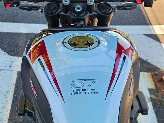 TRIUMPH-TRIDENT 660 TRIPLE TRIBUTE EDITION TRIUMPH-TRIDENT 660 TRIPLE TRIBUTE EDITION-2024