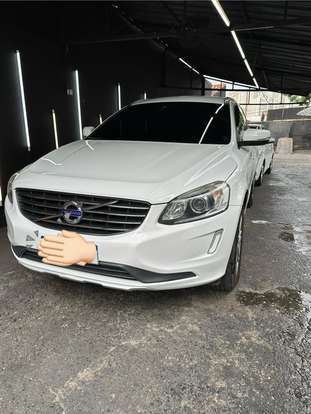 VOLVO-XC60-2017