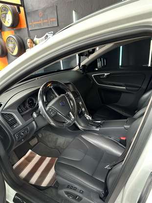VOLVO-XC60-2.0 T5 KINETIC GASOLINA 4P AUTOMÁTICO VOLVO-XC60-2017