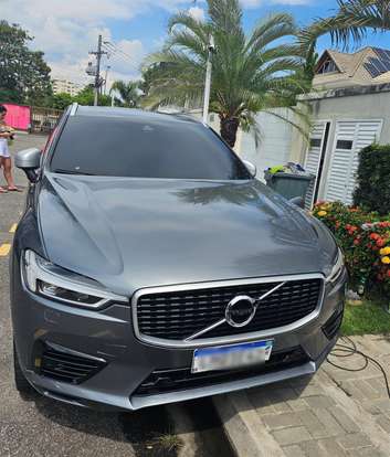 VOLVO-XC60-2018