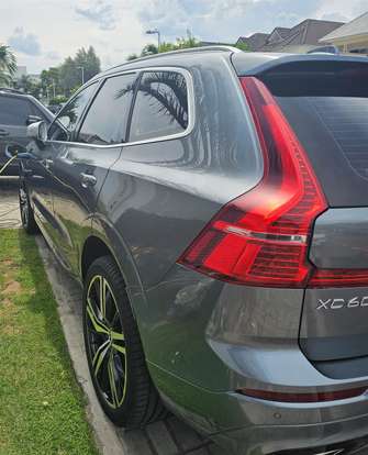 VOLVO-XC60-2018