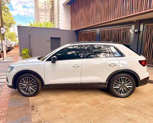 AUDI-Q3-2020