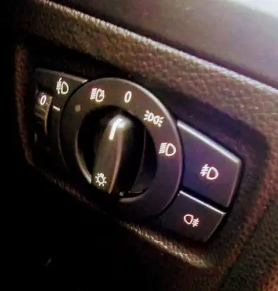 BMW-118i-2.0 UE71 16V GASOLINA 4P AUTOMÁTICO BMW-118i-2011