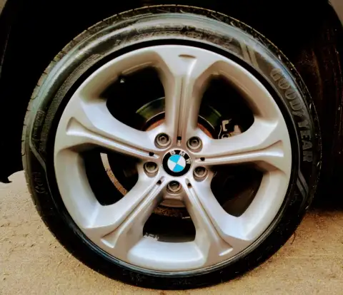 BMW-X1-2013