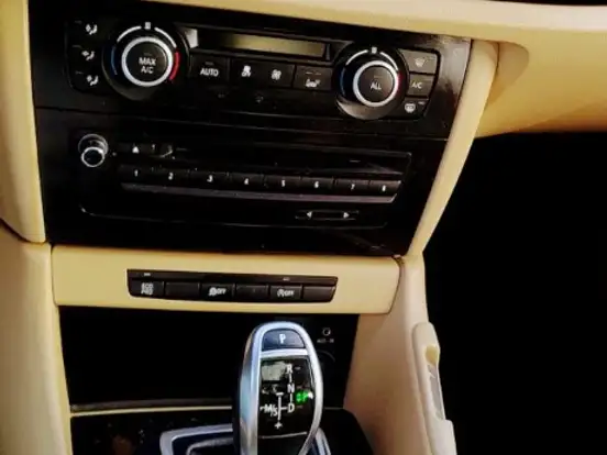 BMW-X1-2.0 16V TURBO GASOLINA SDRIVE20I 4P AUTOMÁTICO BMW-X1-2013