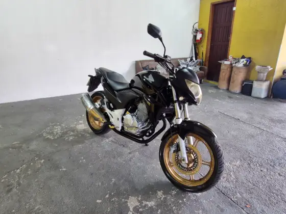 HONDA CB 300R HONDA CB 300R