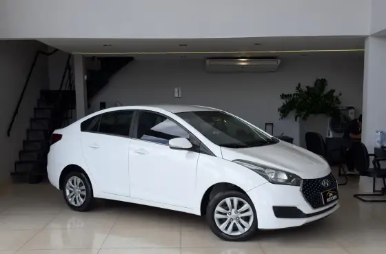 HYUNDAI HB20S 1.0 COMFORT PLUS 12V FLEX 4P MANUAL