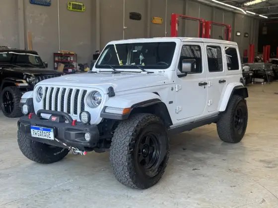 JEEP WRANGLER 2.0 TURBO GASOLINA SAHARA 4P 4X4 AT8