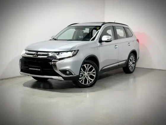 MITSUBISHI OUTLANDER 3.0 GT 4X4 V6 24V GASOLINA 4P AUTOMÁTICO MITSUBISHI OUTLANDER 3.0 GT 4X4 V6 24V GASOLINA 4P AUTOMÁTICO