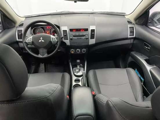 MITSUBISHI-OUTLANDER-2012