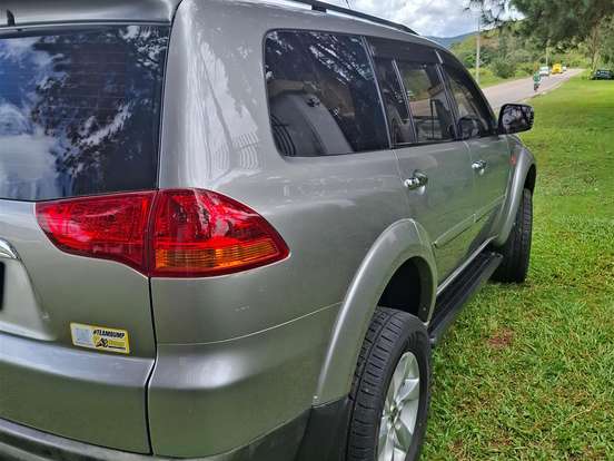 MITSUBISHI-PAJERO DAKAR-3.5 HPE 7 LUGARES 4X4 V6 24V FLEX 4P AUTOMÁTICO MITSUBISHI-PAJERO DAKAR-2011