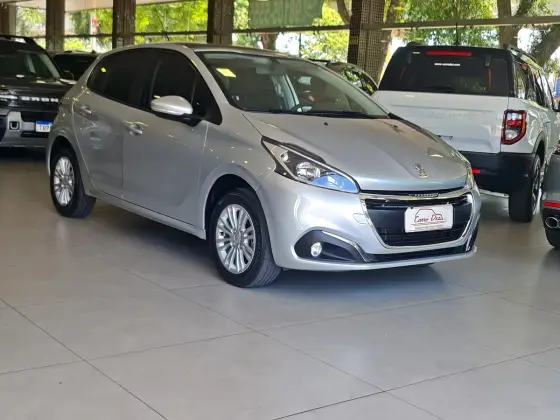 PEUGEOT 208 1.6 ALLURE 16V FLEX 4P AUTOMÁTICO PEUGEOT 208 1.6 ALLURE 16V FLEX 4P AUTOMÁTICO