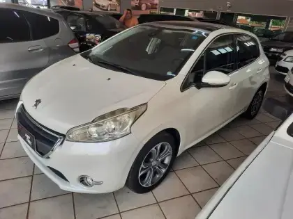 PEUGEOT 208 1.6 GRIFFE 16V FLEX 4P AUTOMÁTICO PEUGEOT 208 1.6 GRIFFE 16V FLEX 4P AUTOMÁTICO
