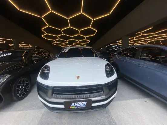 PORSCHE-MACAN-2025